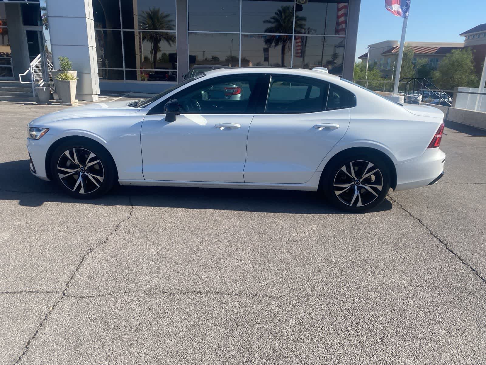 Thumbnail: 2024 Volvo S60 - 9