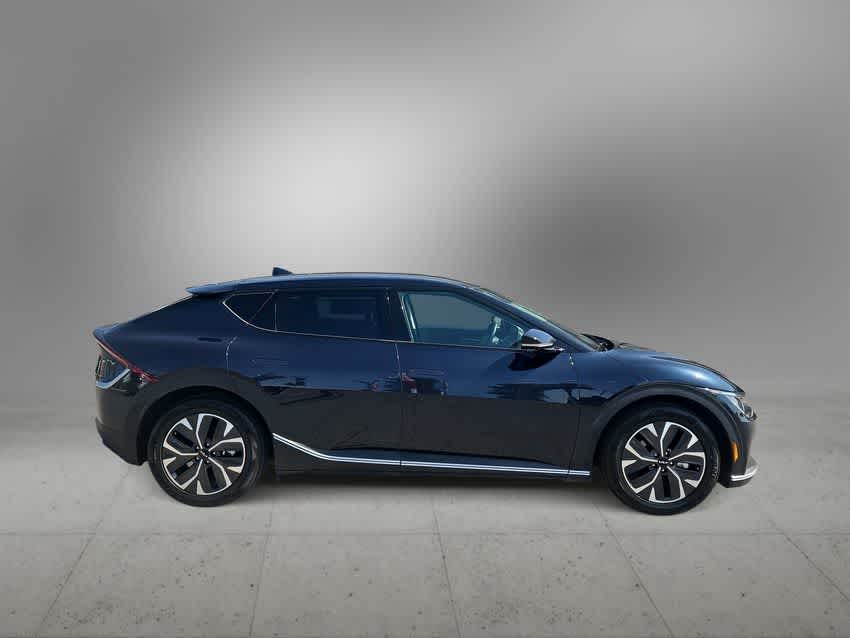 Thumbnail: 2023 Kia EV6 - 10
