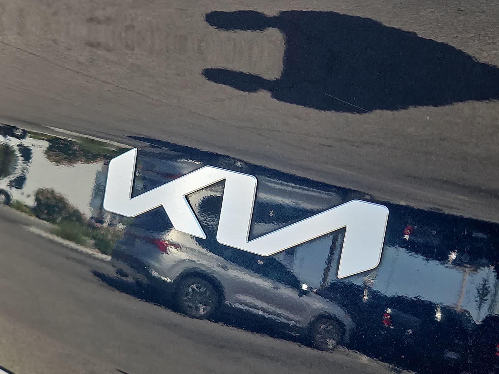 Thumbnail: 2023 Kia EV6 - 12