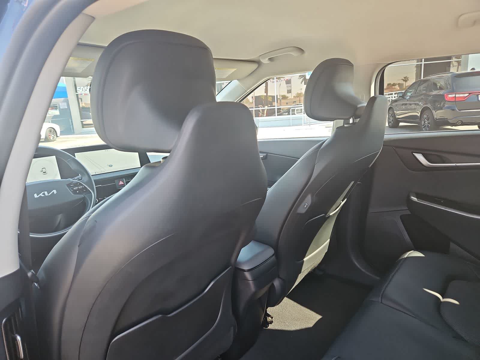 Thumbnail: 2023 Kia EV6 - 18