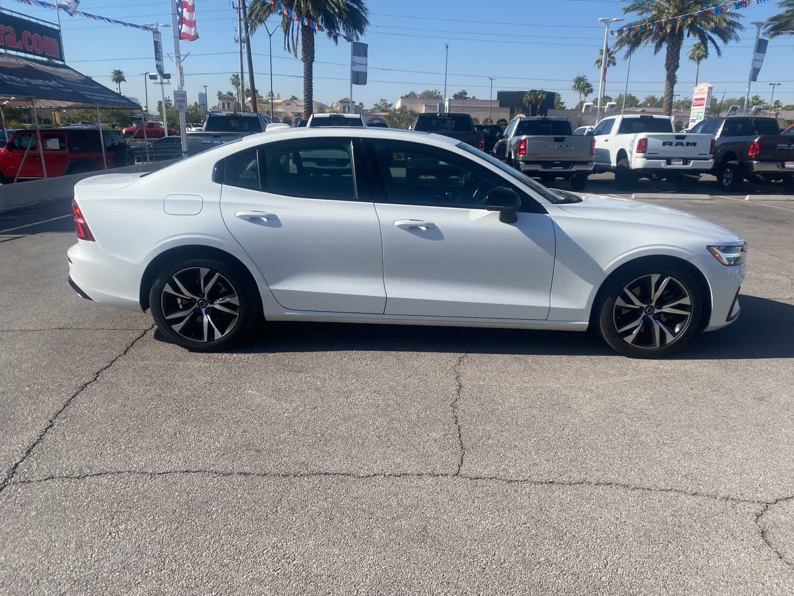 Thumbnail: 2024 Volvo S60 - 5