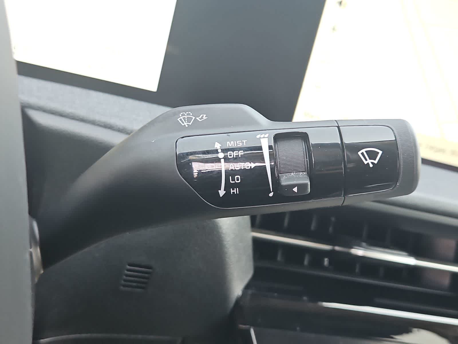 Thumbnail: 2023 Kia EV6 - 25