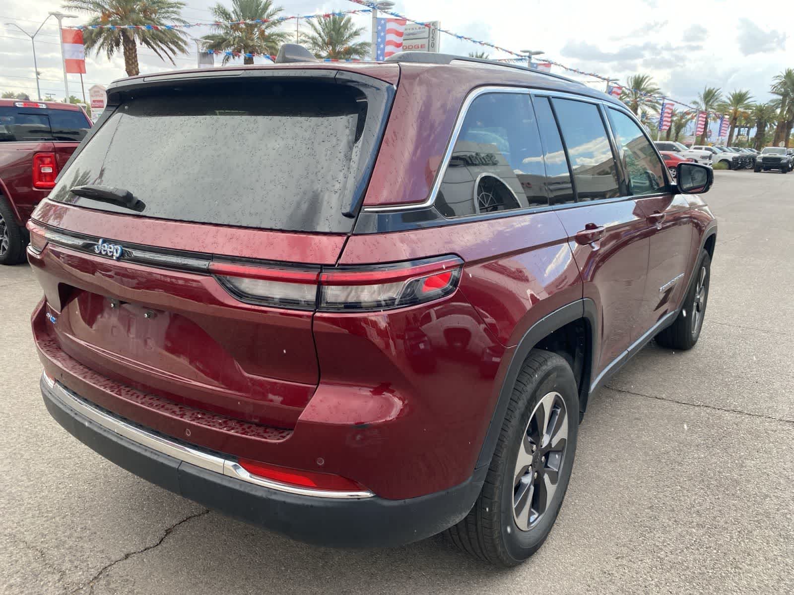 Thumbnail: 2023 Jeep Grand Cherokee - 6