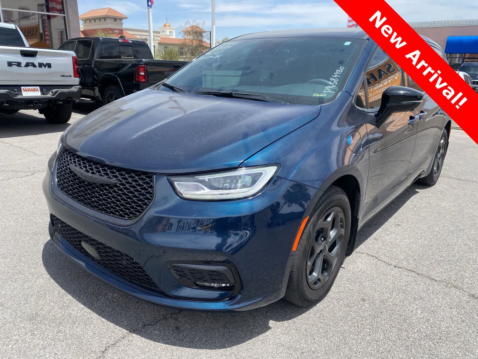 2023 Chrysler Pacifica Hybrid Limited Hybrid's photo