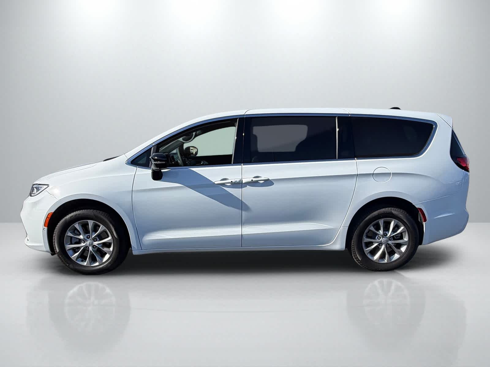 Thumbnail: 2026 Chrysler Pacifica - 2