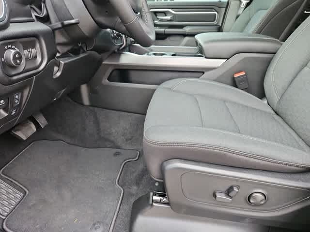 Thumbnail: 2026 RAM 1500 - 17