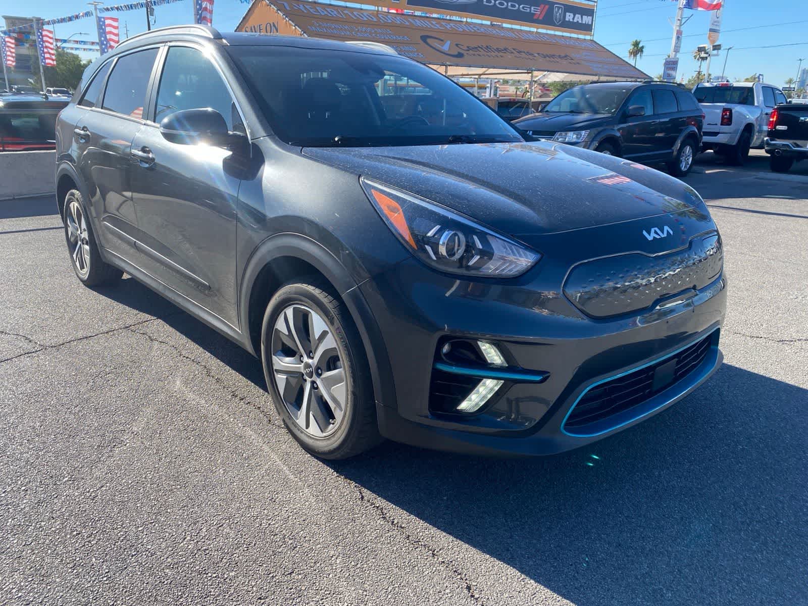 Thumbnail: 2022 Kia Niro - 3