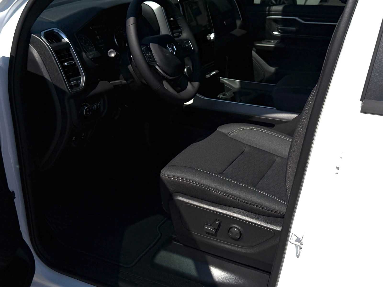 Thumbnail: 2026 RAM 1500 - 23
