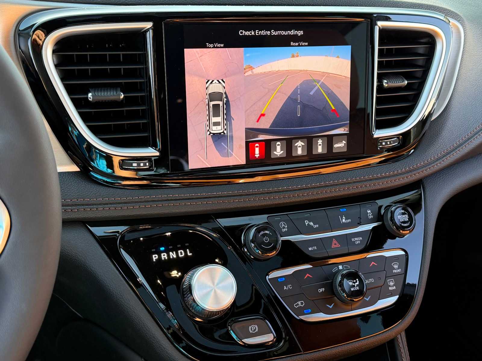 Thumbnail: 2026 Chrysler Pacifica - 21