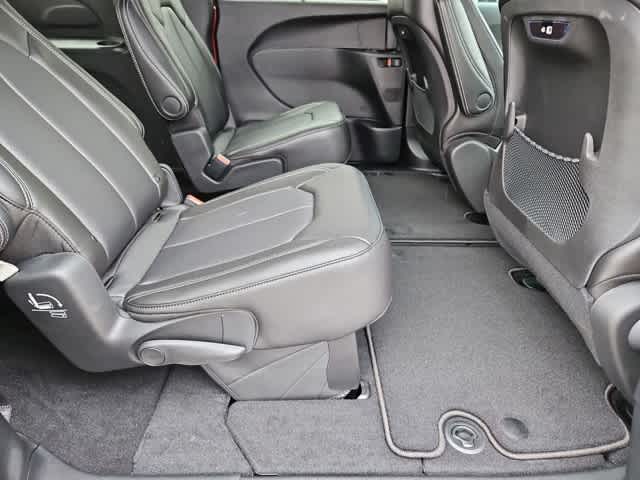 Thumbnail: 2026 Chrysler Pacifica - 20