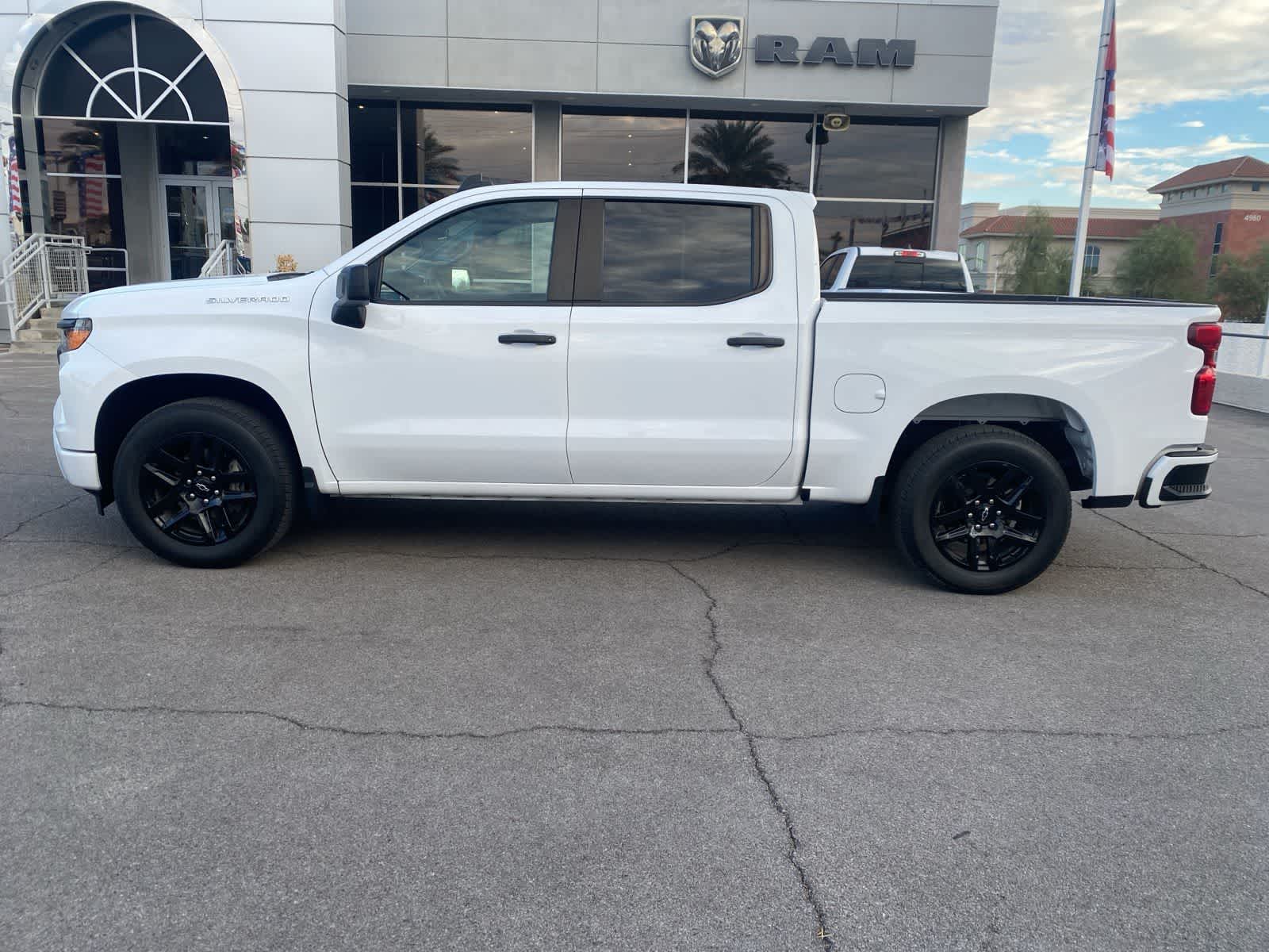 Thumbnail: 2022 Chevrolet Silverado 1500 - 9