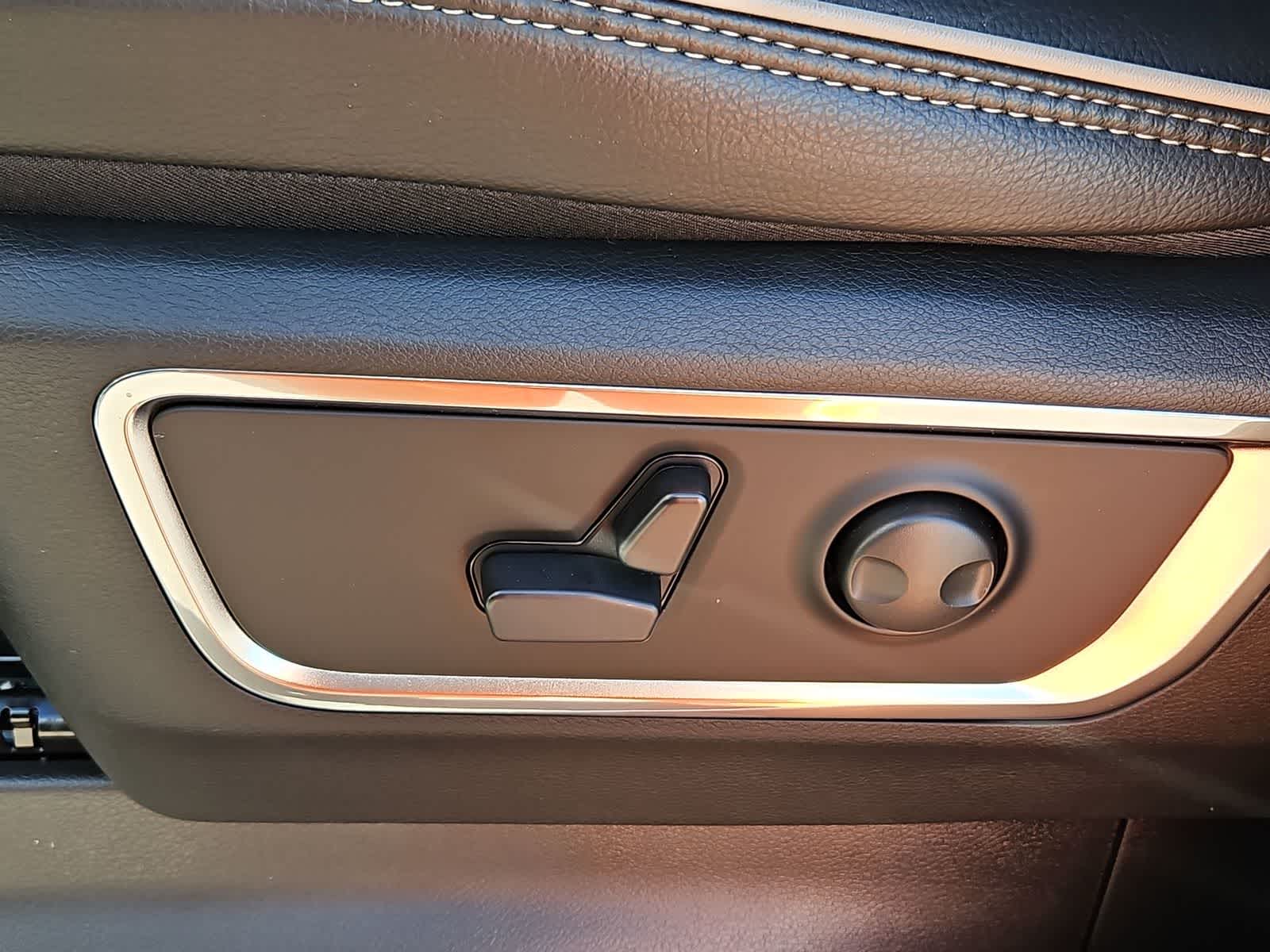 Thumbnail: 2026 RAM 1500 - 18