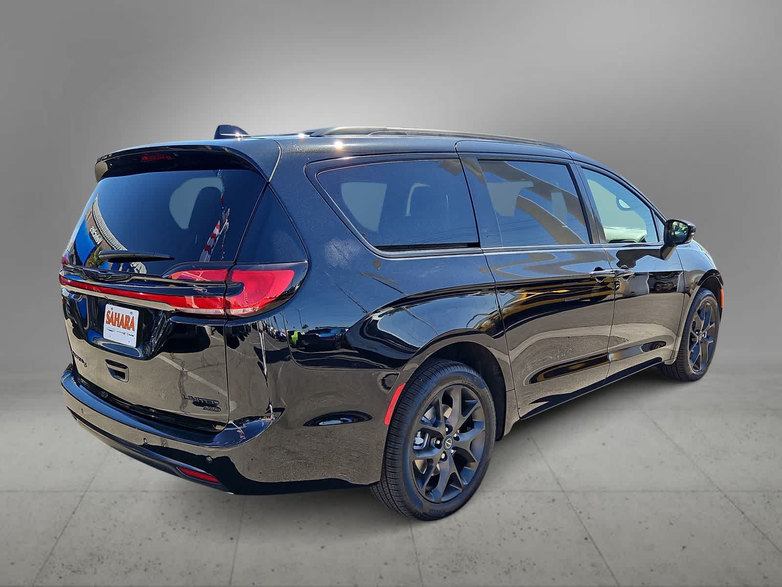Thumbnail: 2026 Chrysler Pacifica - 8