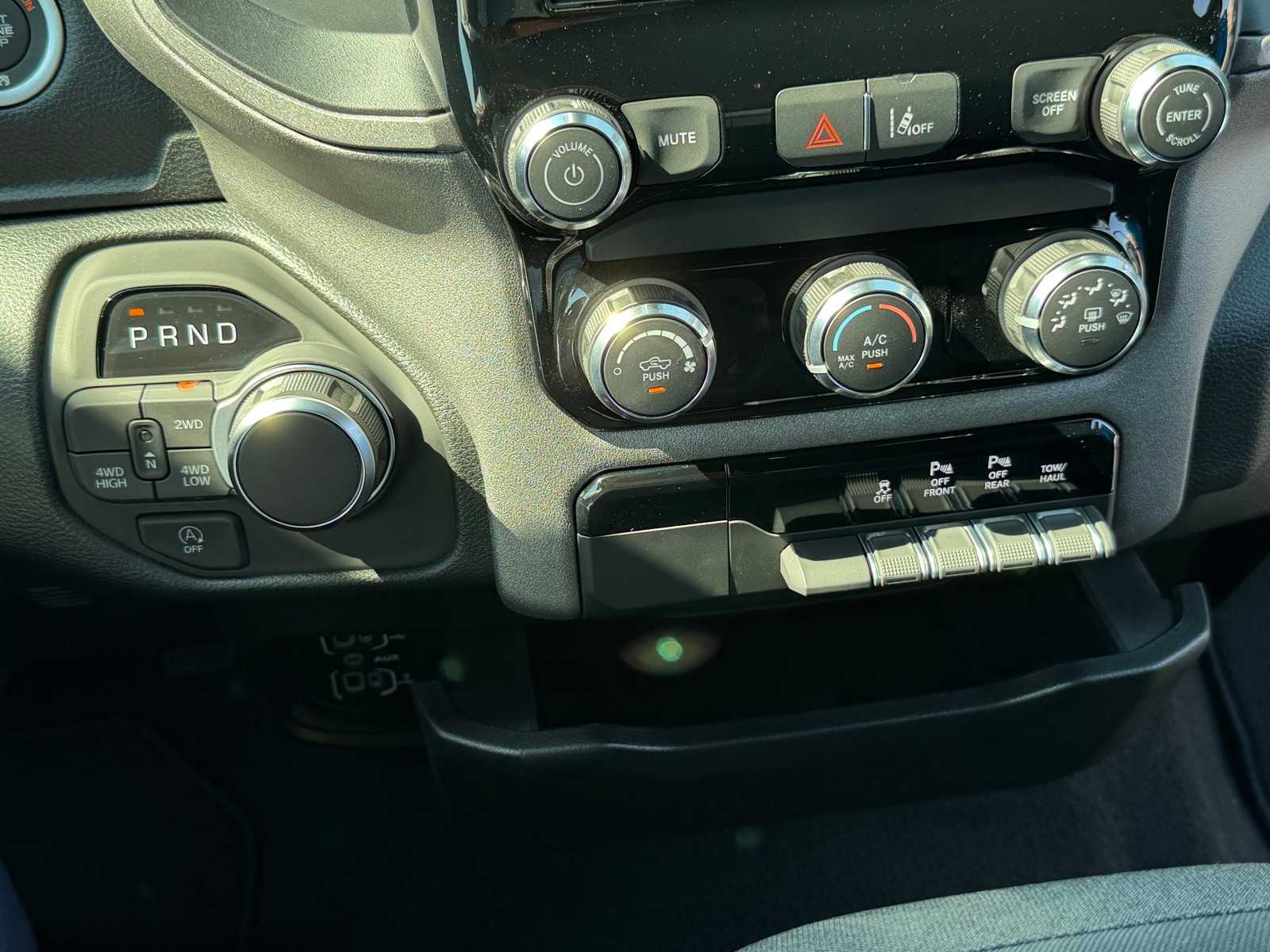 Thumbnail: 2026 RAM 1500 - 21