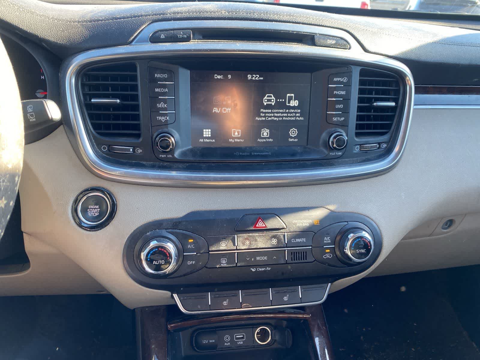 Thumbnail: 2017 Kia Sorento - 15