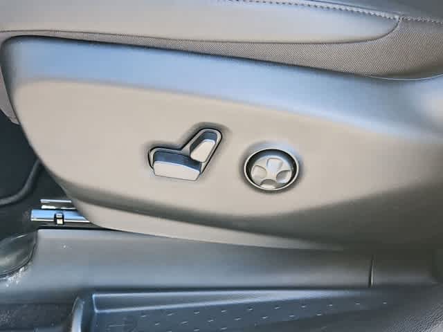 Thumbnail: 2026 Chrysler Pacifica - 17