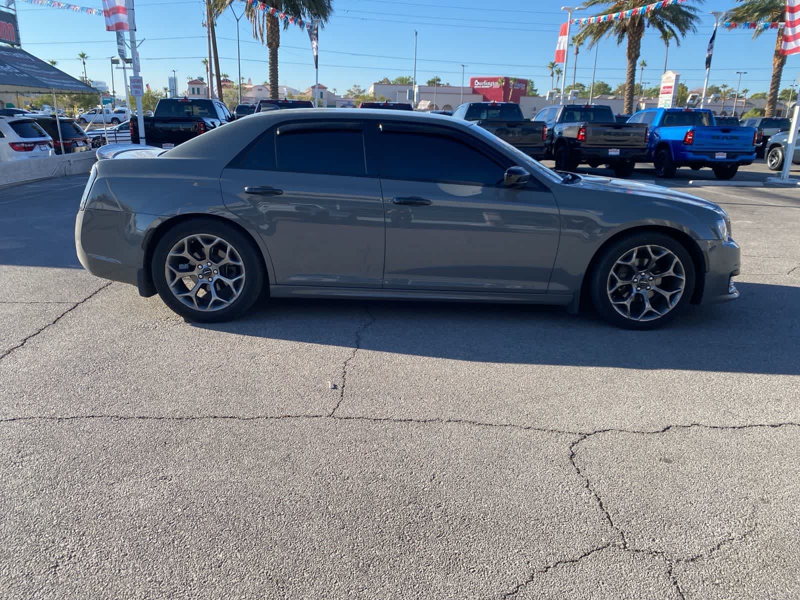 Thumbnail: 2018 Chrysler 300 - 4