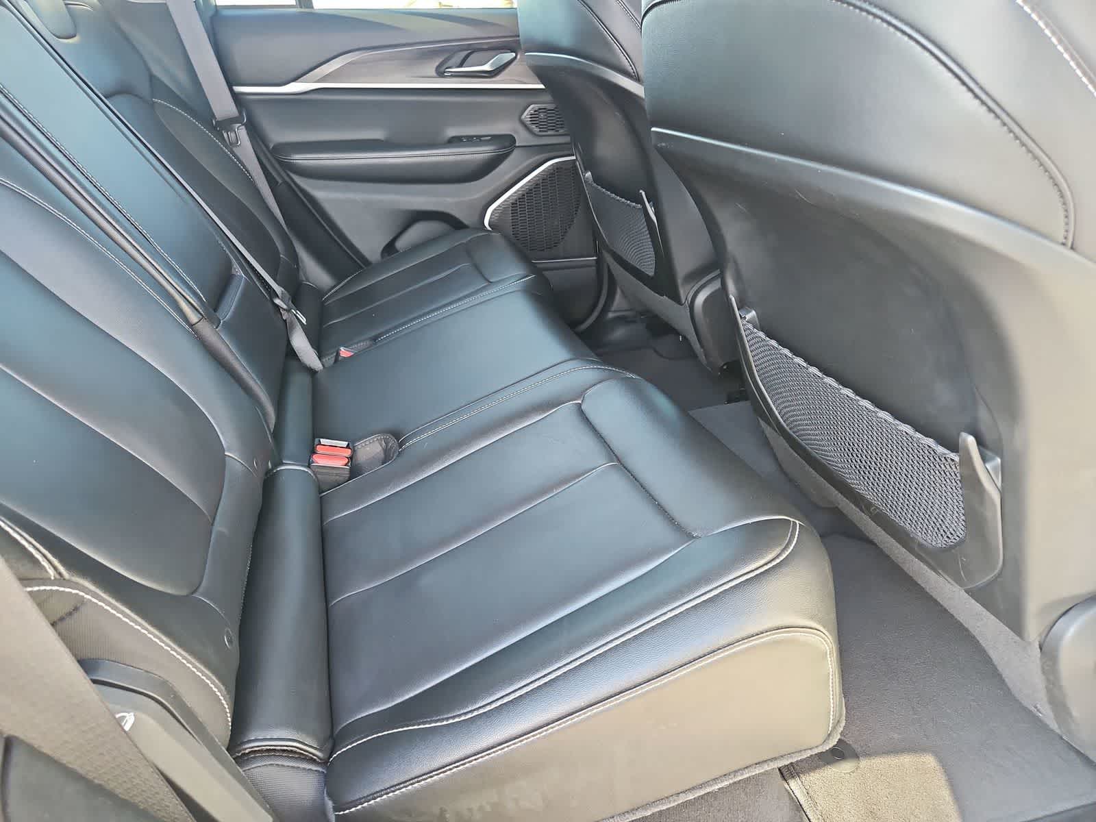 Thumbnail: 2022 Jeep Grand Cherokee - 21