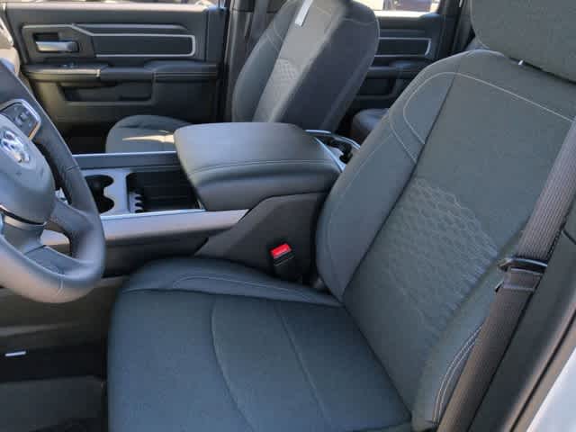2026 RAM 3500 Big Horn - Photo 16