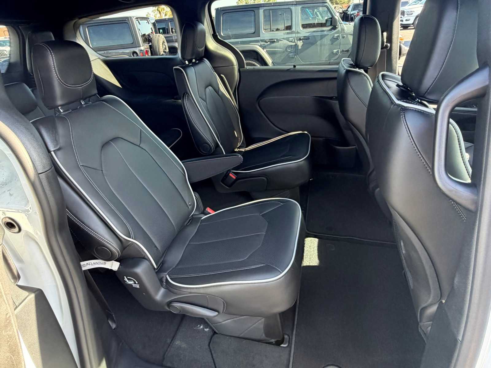 Thumbnail: 2026 Chrysler Pacifica - 21