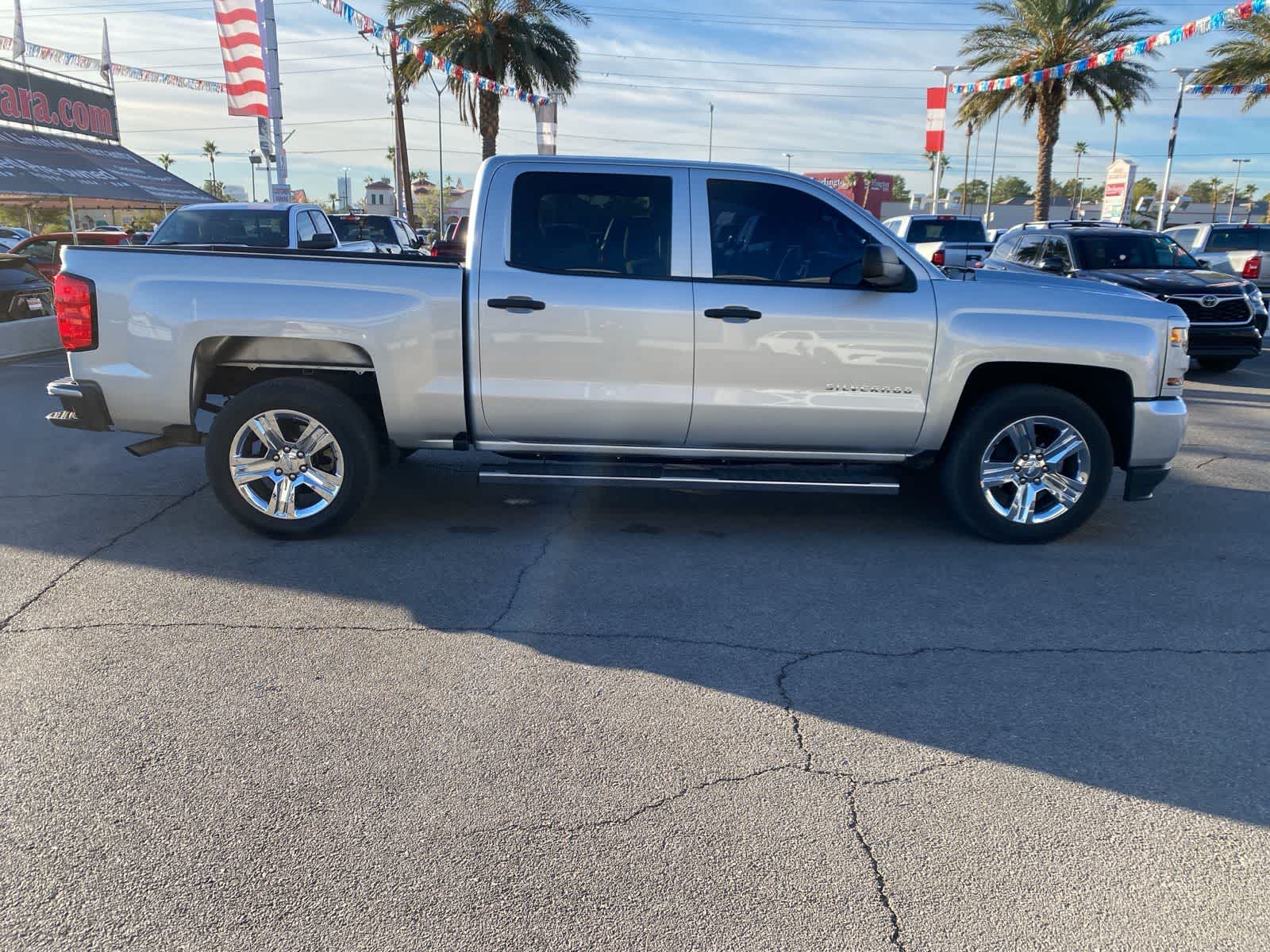 2018 Chevrolet Silverado 1500 Custom photo 4