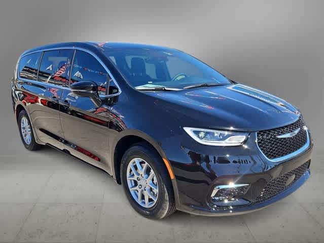 Thumbnail: 2026 Chrysler Pacifica - 2