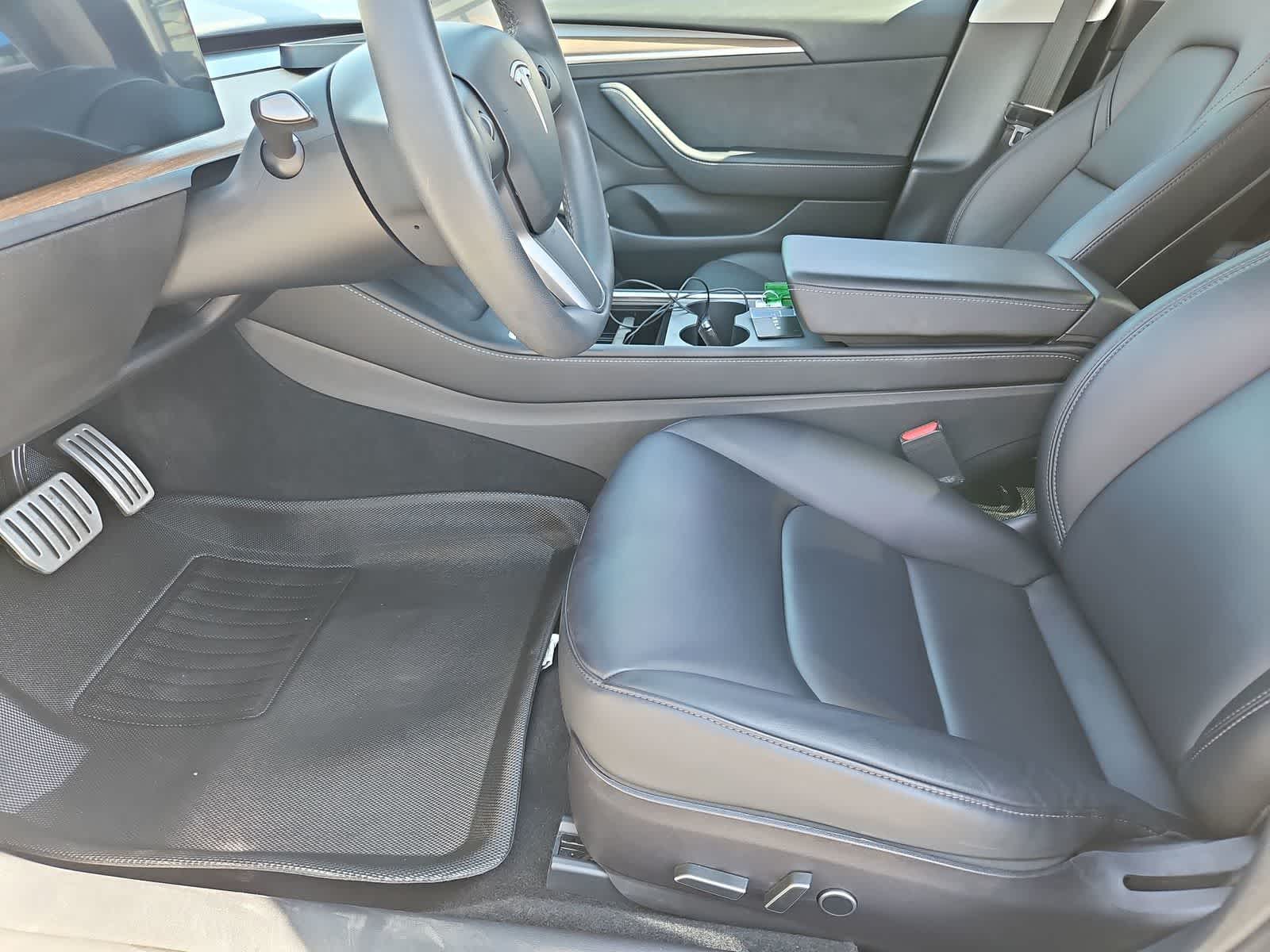 Thumbnail: 2022 Tesla Model 3 - 15