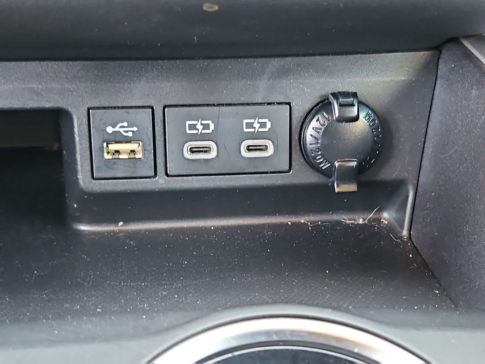 Thumbnail: 2023 Toyota Highlander - 29