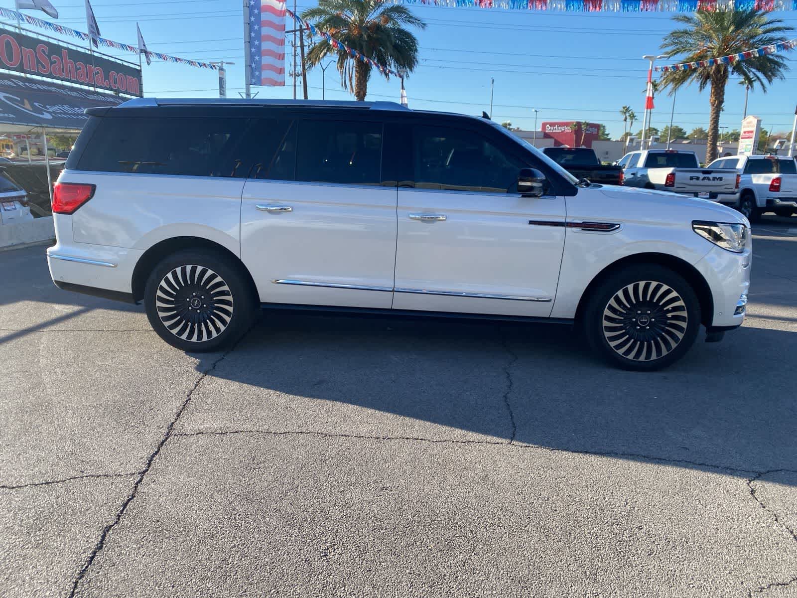 2018 Lincoln Navigator Black Label photo 4