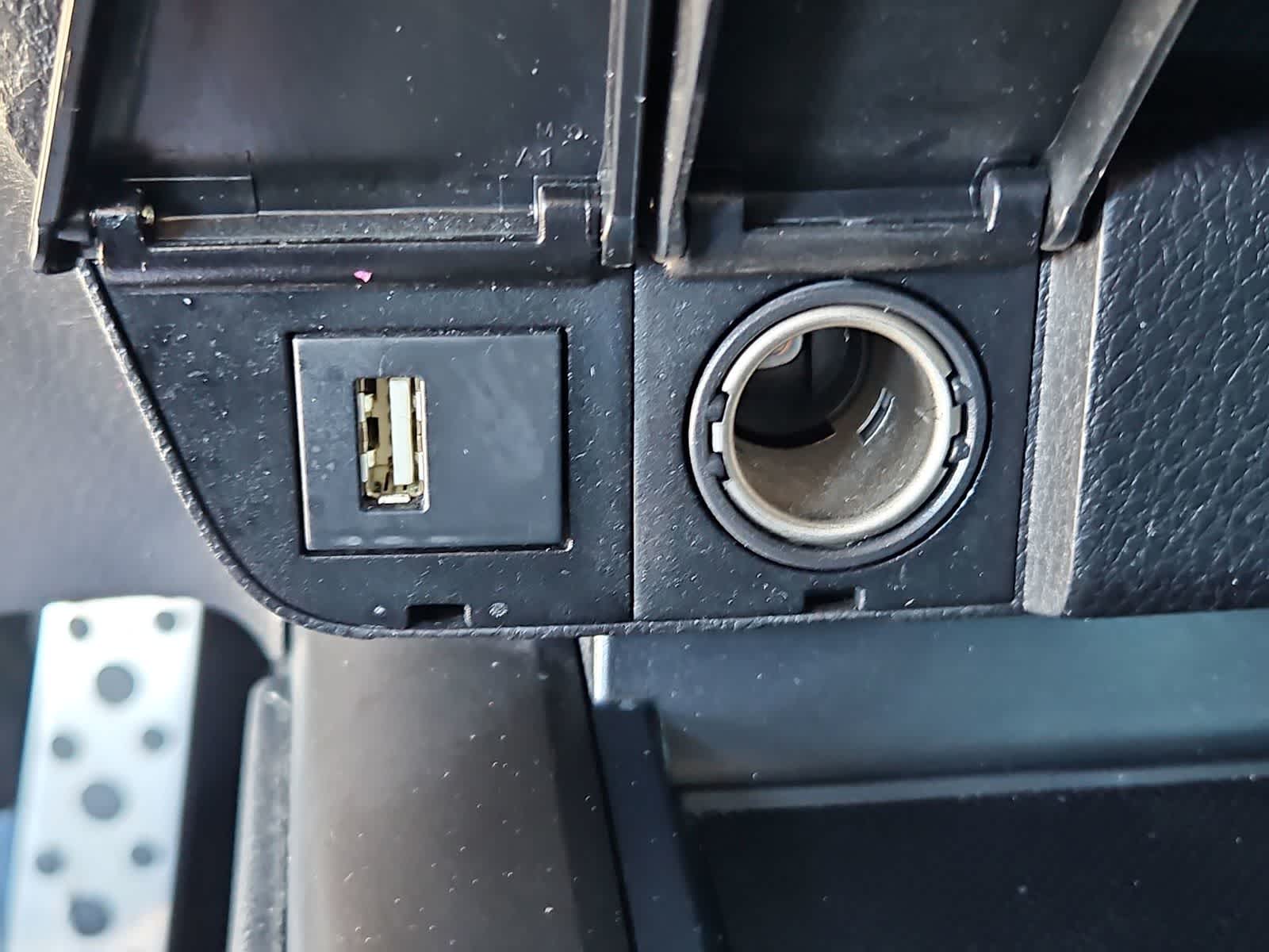 Thumbnail: 2022 Toyota Camry - 31