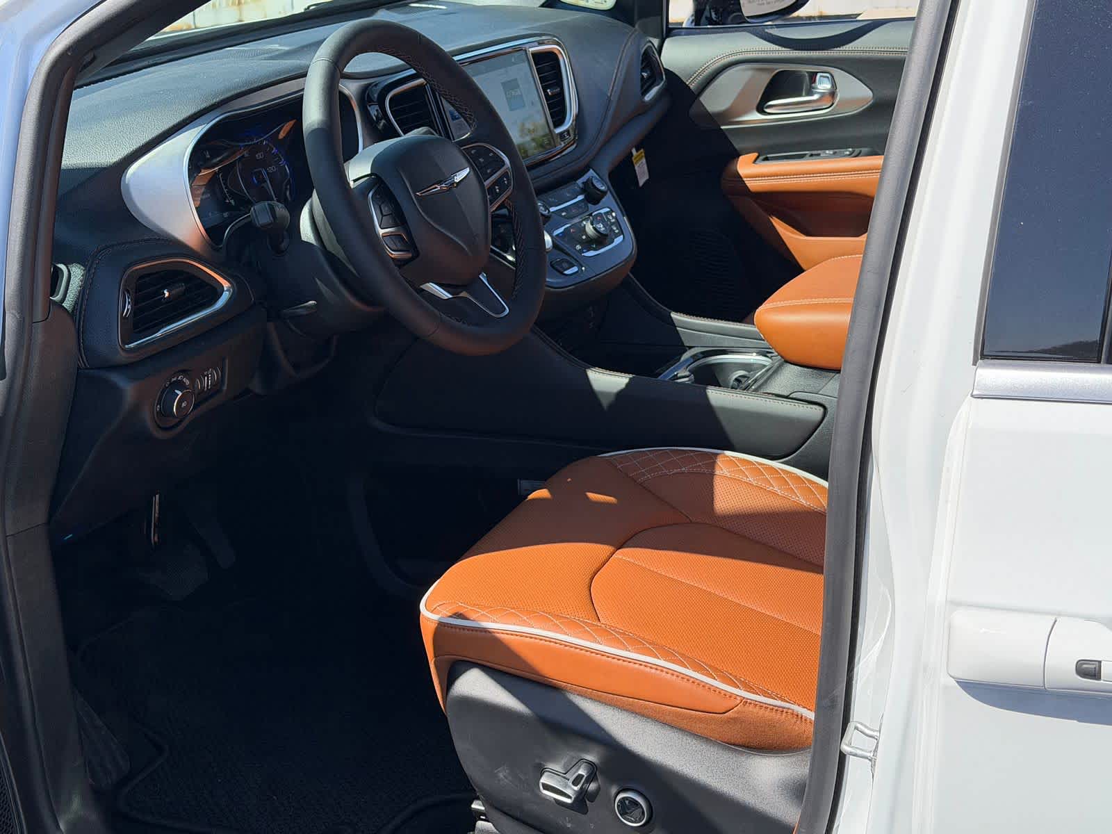 Thumbnail: 2026 Chrysler Pacifica - 13