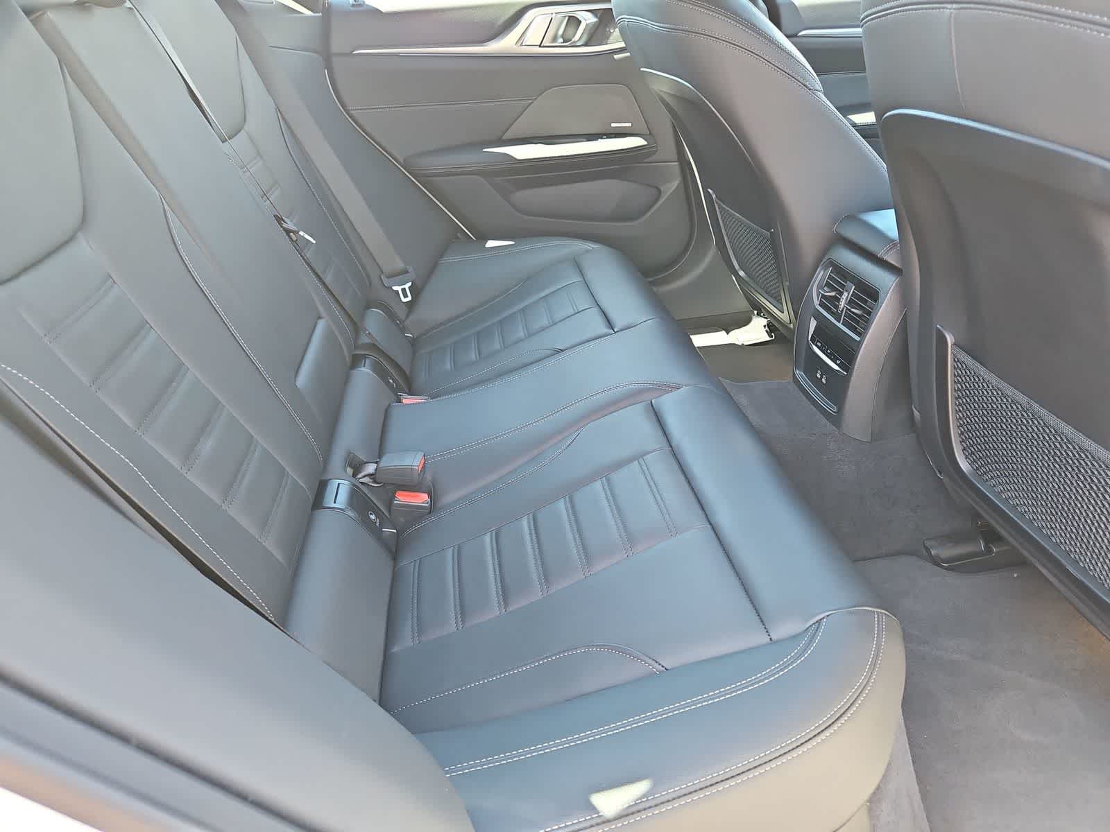 Thumbnail: 2023 BMW i4 - 19