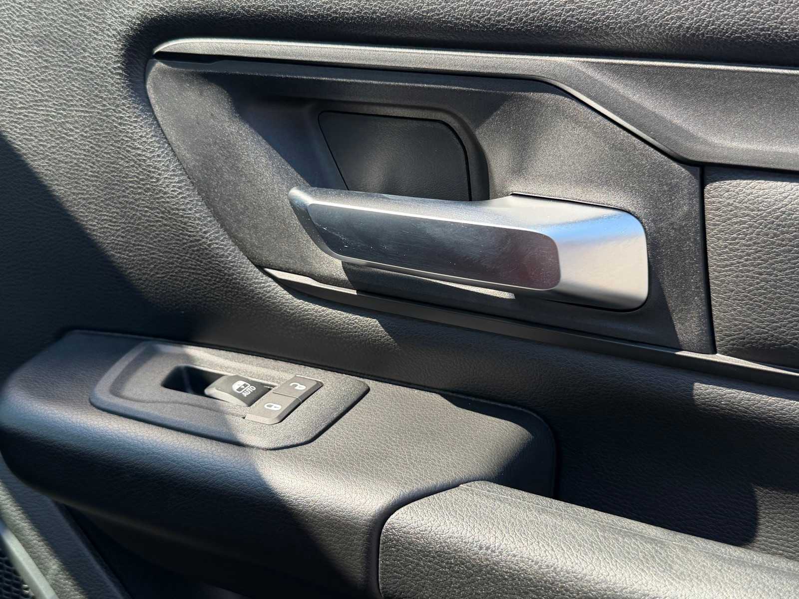 Thumbnail: 2026 RAM 1500 - 32