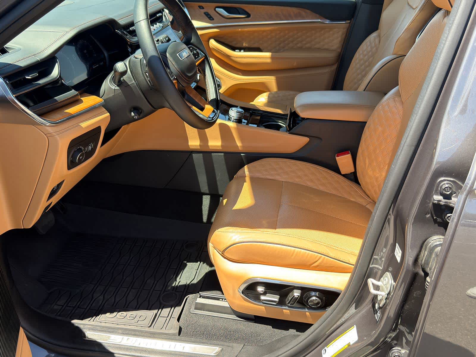Thumbnail: 2024 Jeep Grand Cherokee L - 12