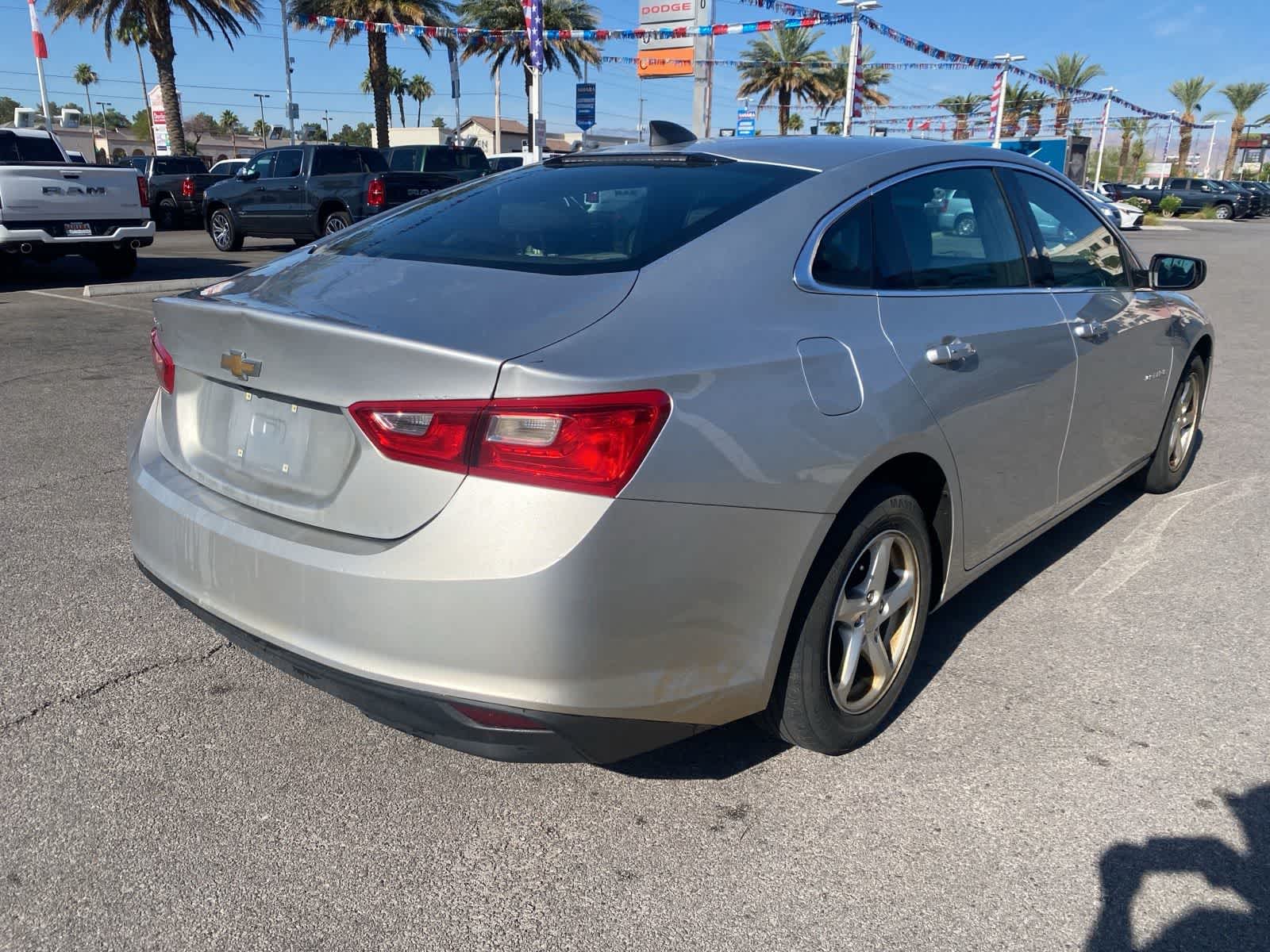 Thumbnail: 2018 Chevrolet Malibu - 7