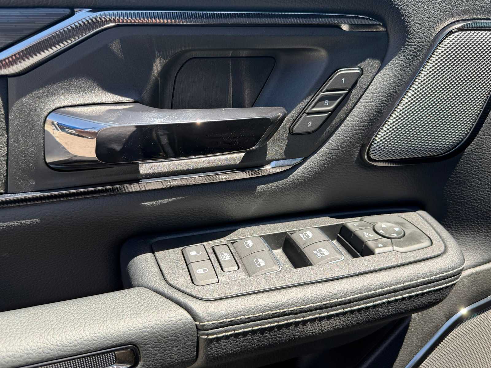 Thumbnail: 2026 RAM 1500 - 25