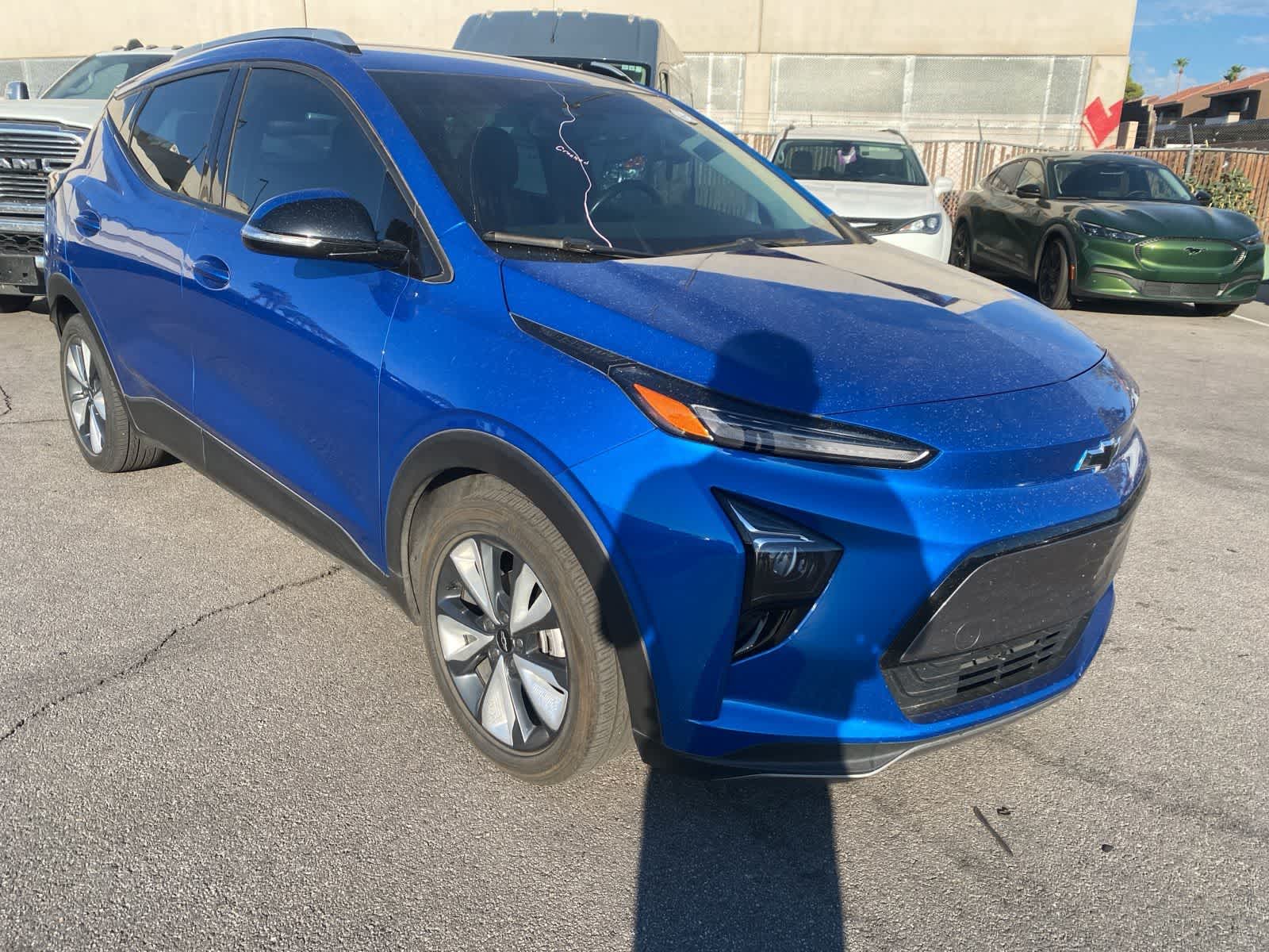 Thumbnail: 2023 Chevrolet Bolt EUV - 3