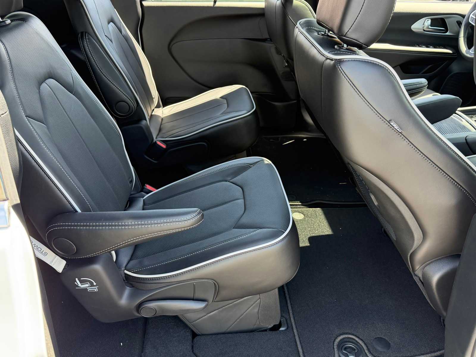 Thumbnail: 2026 Chrysler Pacifica - 27