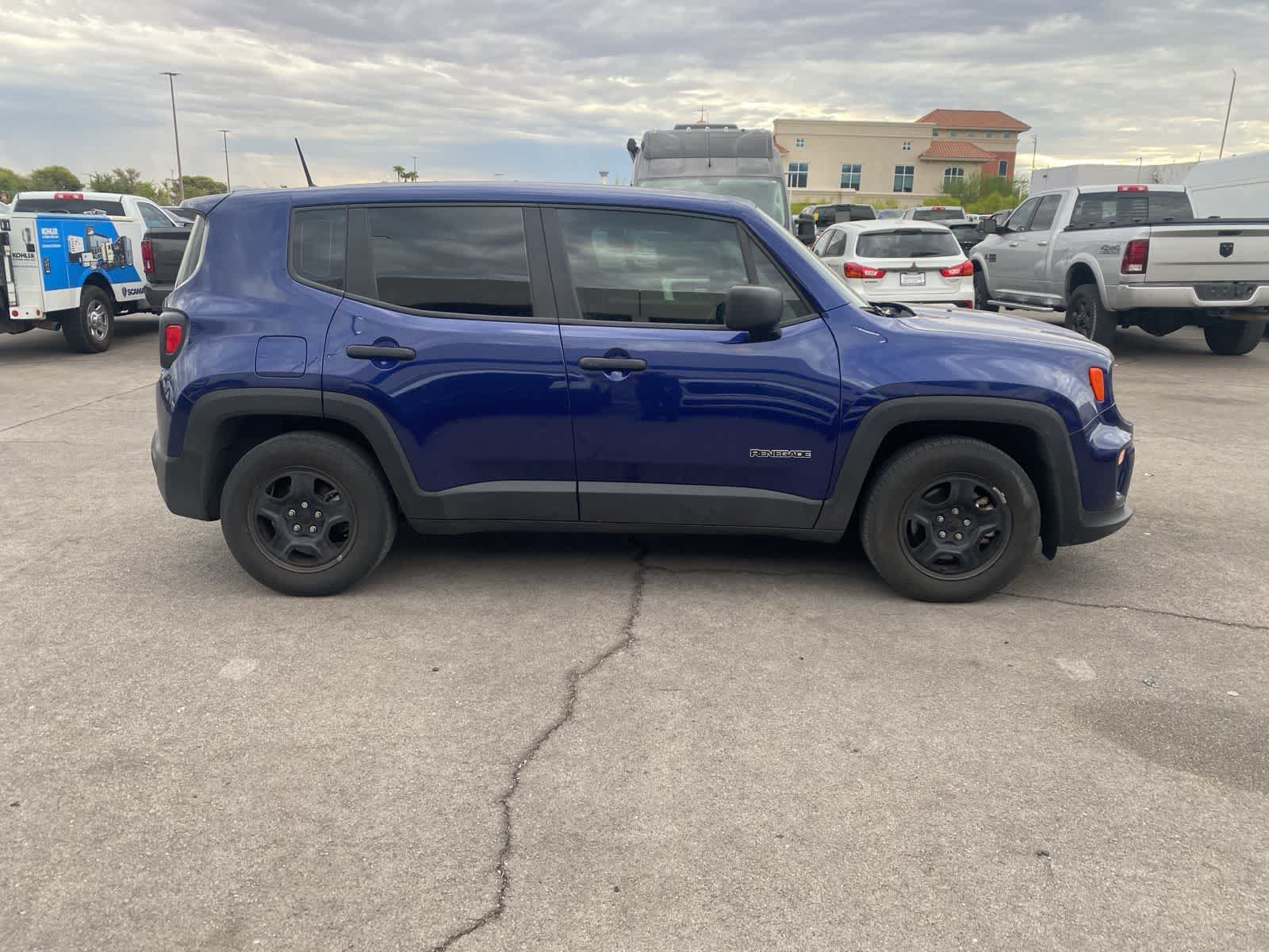 Thumbnail: 2019 Jeep Renegade - 4