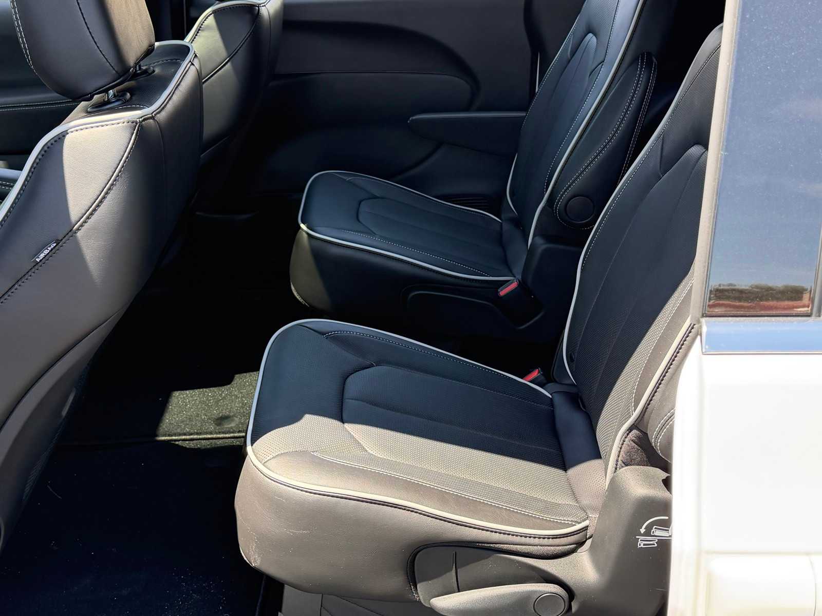 Thumbnail: 2026 Chrysler Pacifica - 23