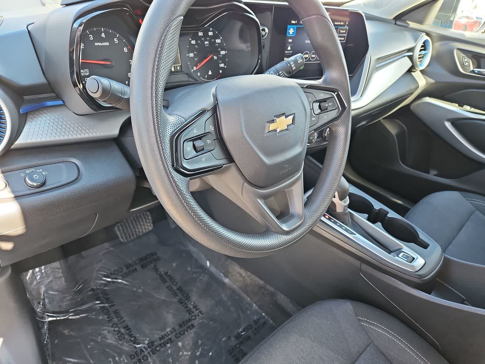 Thumbnail: 2025 Chevrolet Trax - 11