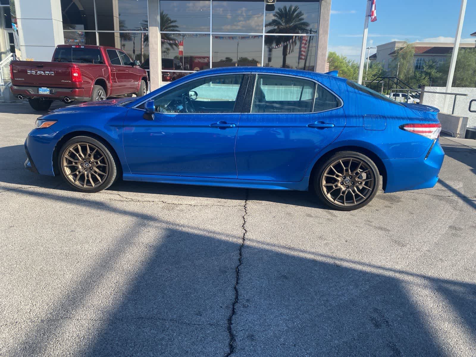 Thumbnail: 2019 Toyota Camry - 9