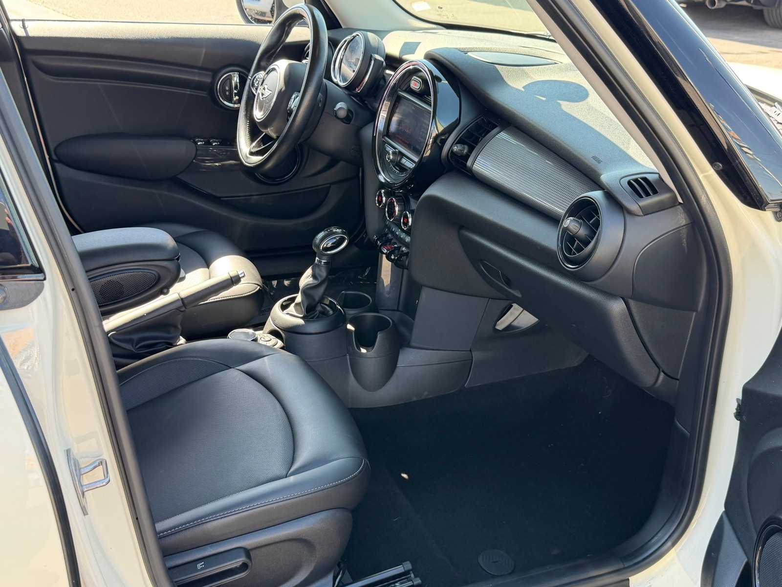 Thumbnail: 2018 MINI Cooper Hardtop - 29