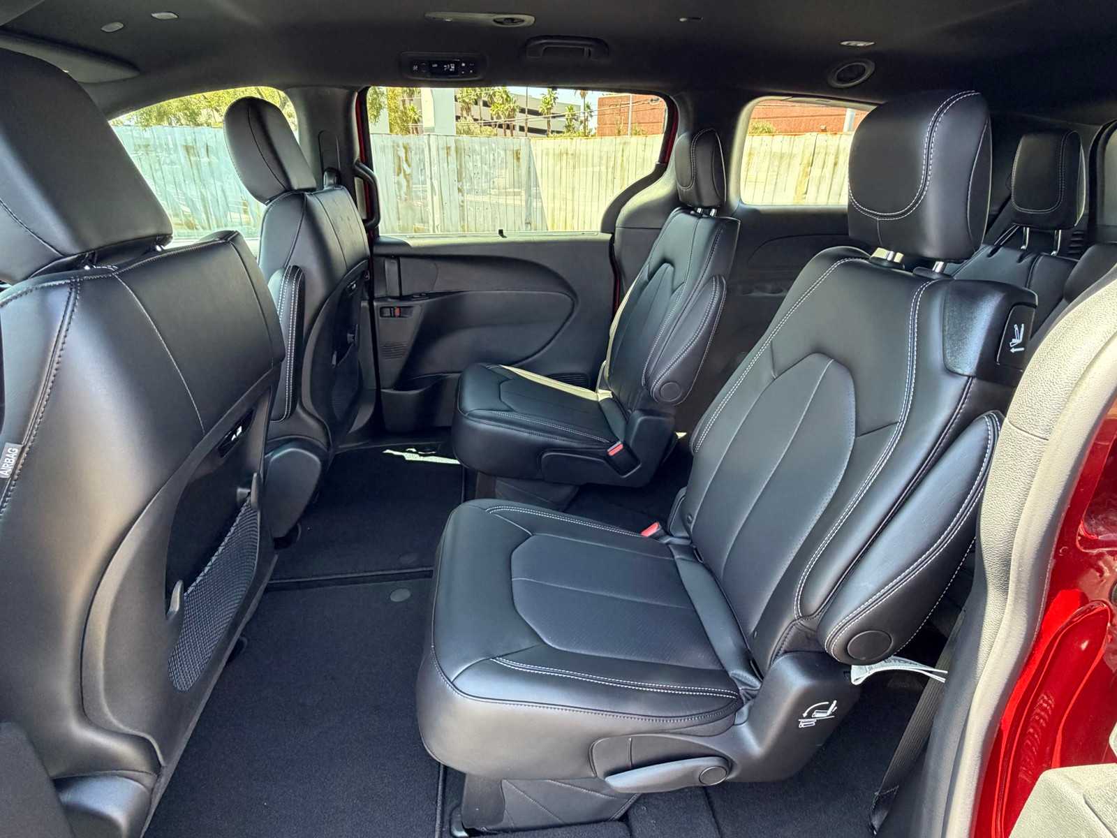 Thumbnail: 2026 Chrysler Pacifica - 26
