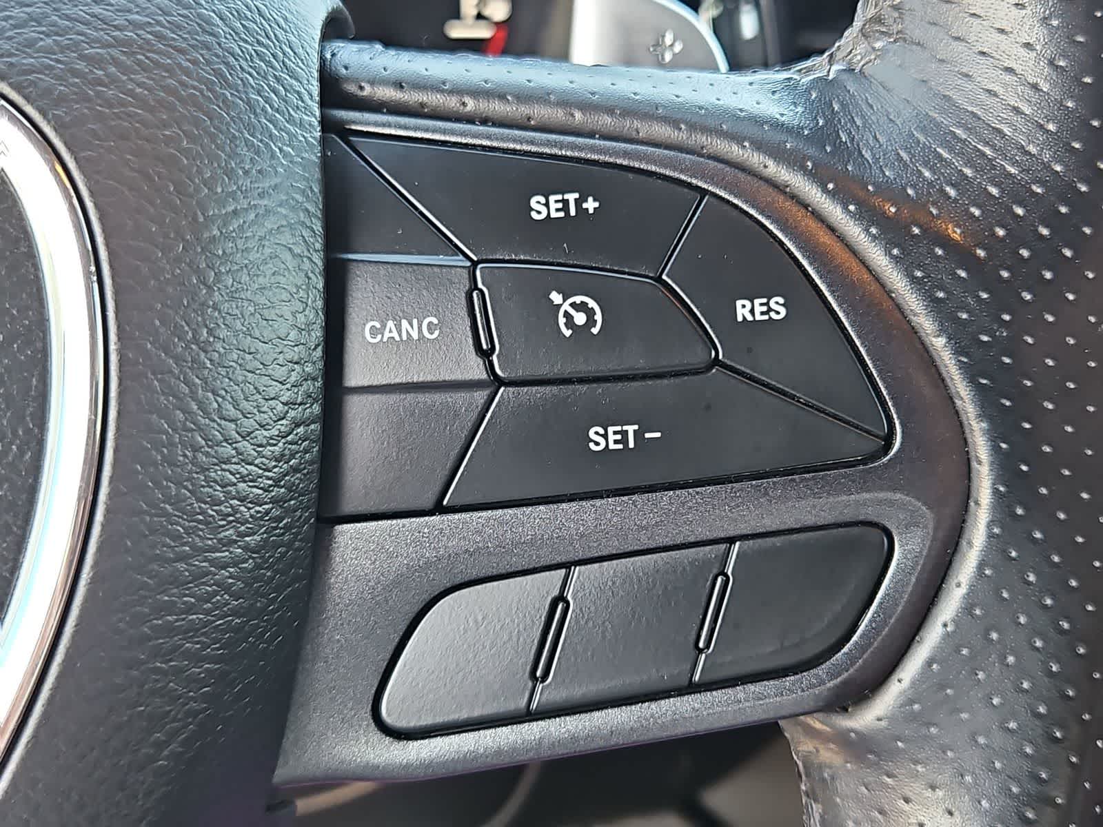 Thumbnail: 2022 Dodge Durango - 24