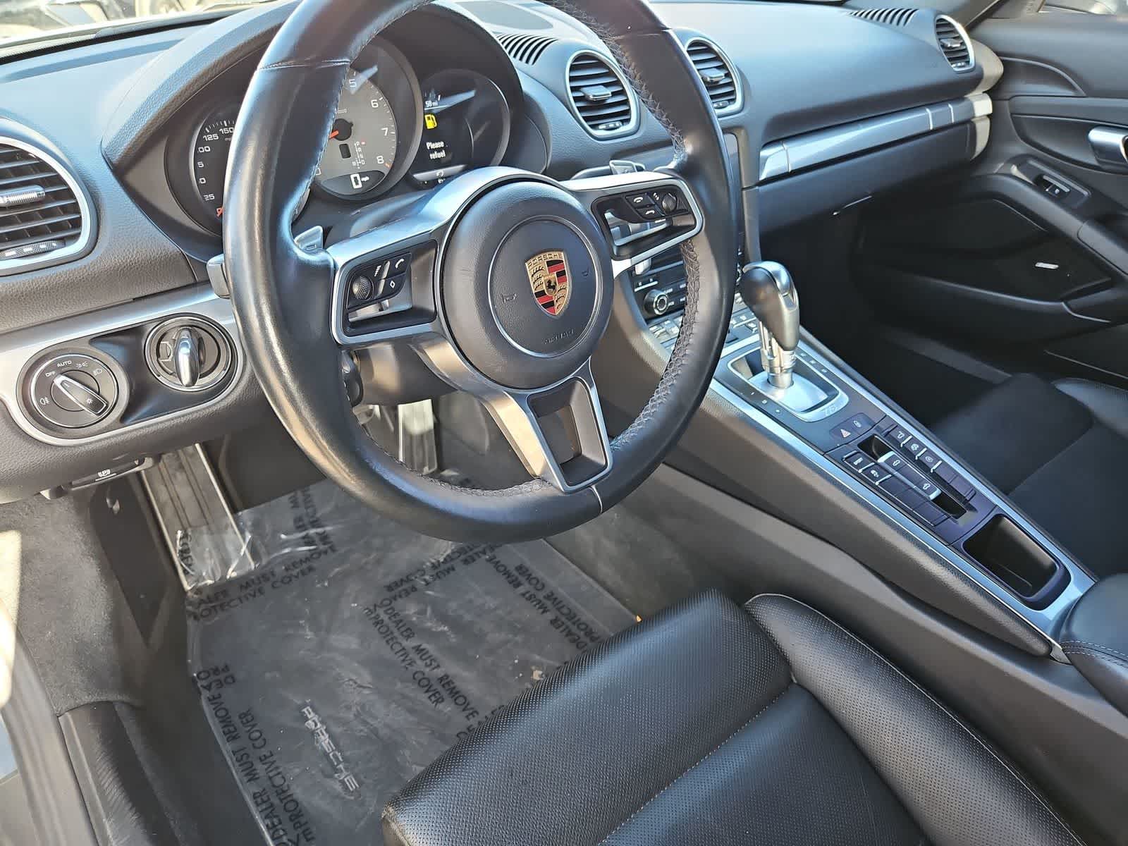 Thumbnail: 2017 Porsche 718 Boxster - 11