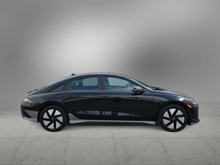 Thumbnail: 2023 Hyundai Ioniq 6 - 10