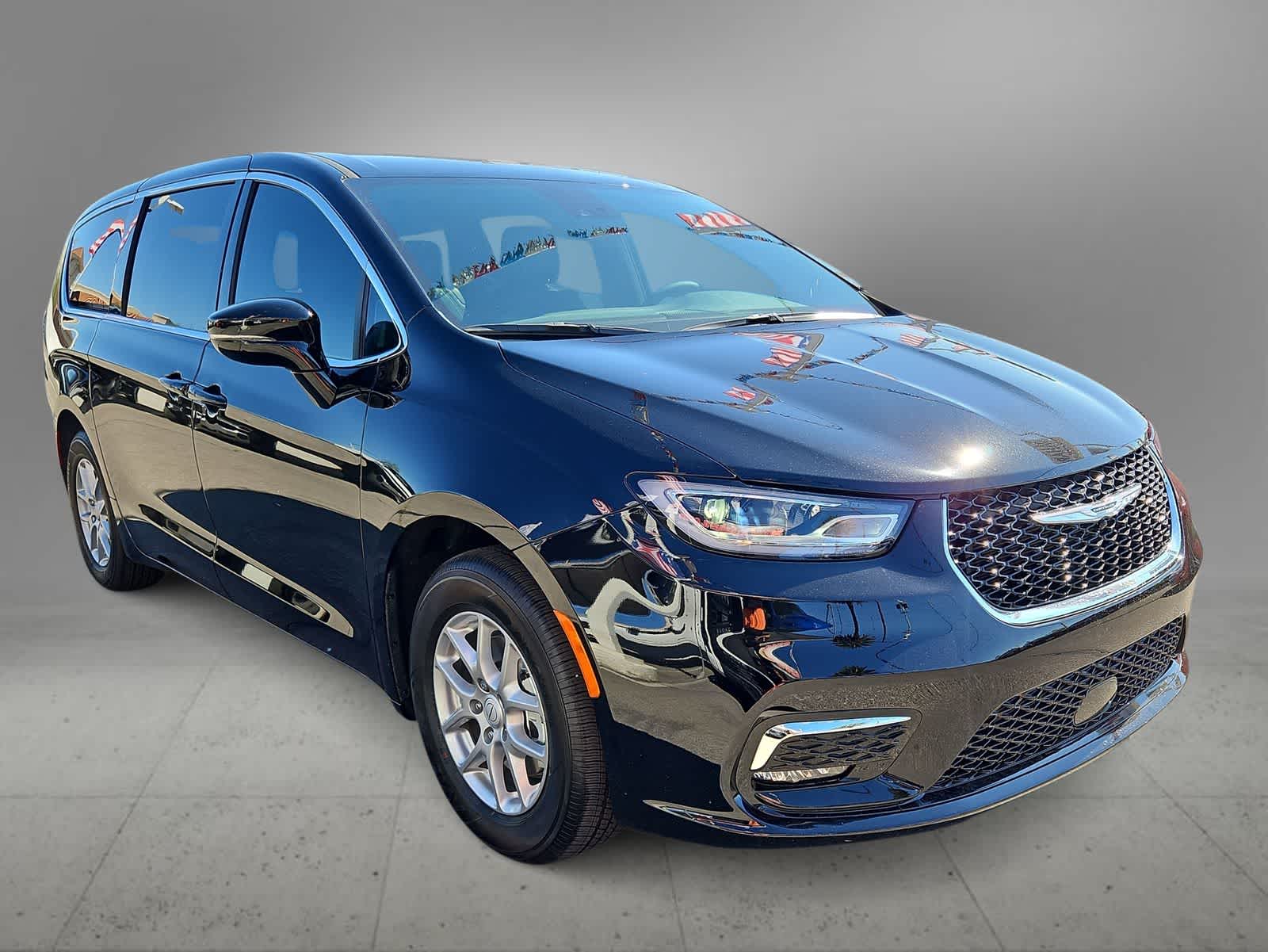 Thumbnail: 2026 Chrysler Pacifica - 2