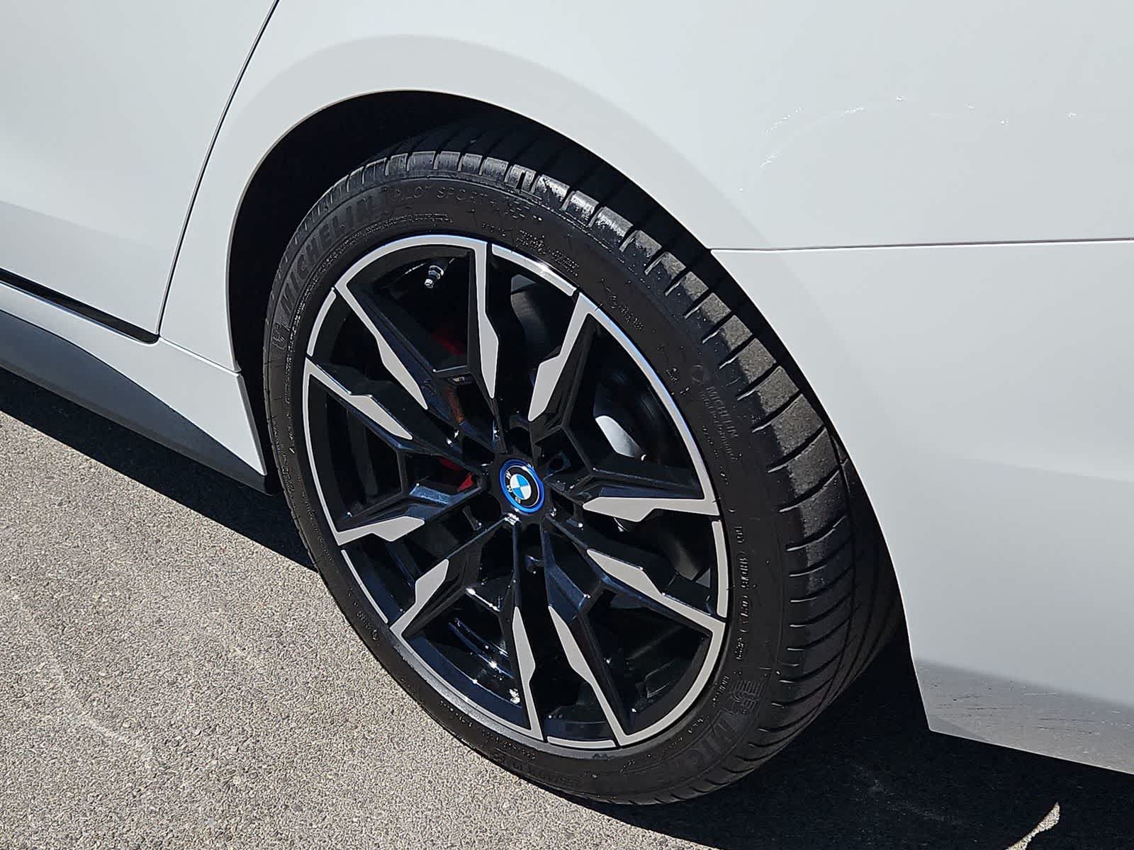 Thumbnail: 2023 BMW i4 - 14