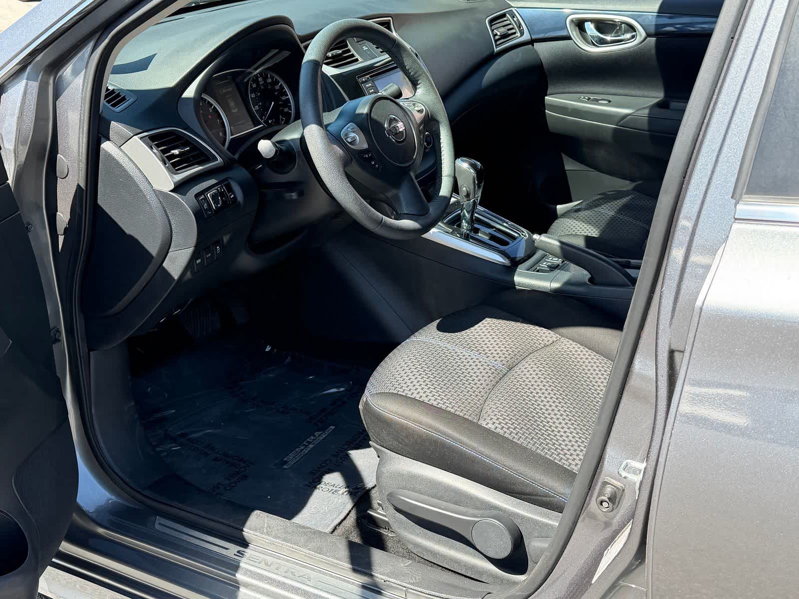 Thumbnail: 2017 Nissan Sentra - 13
